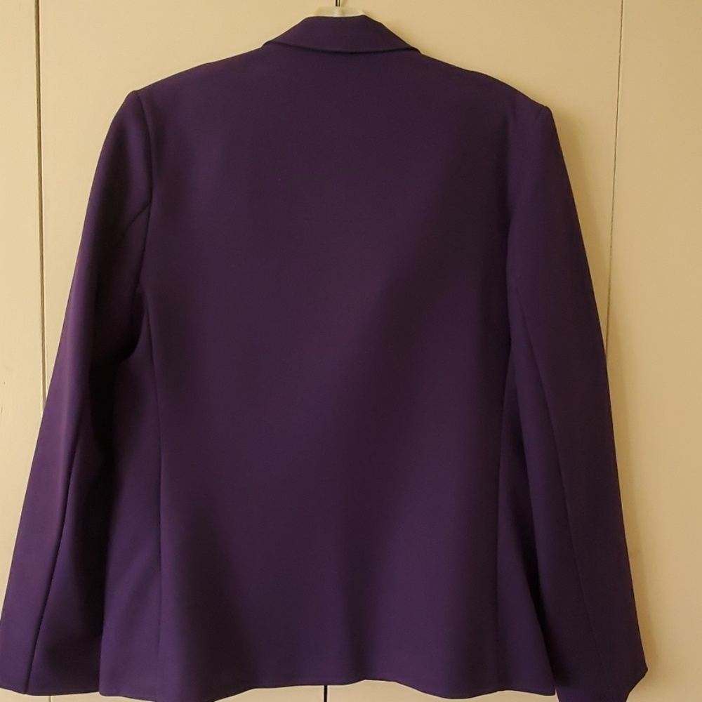 Blazer - Picture 2 of 2